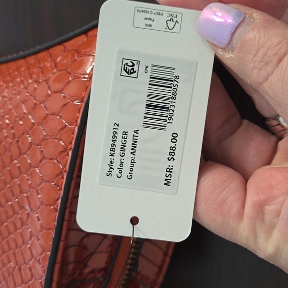 Guess Crossbody Purse - Picture 6 of 9